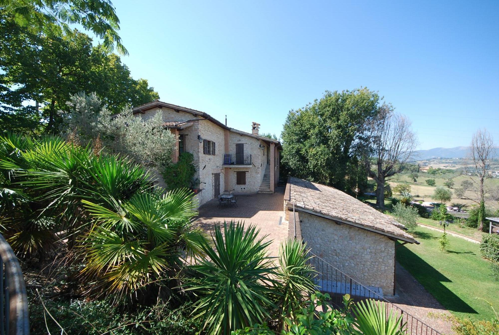 Spoleto By The Pool Guest House Ngoại thất bức ảnh