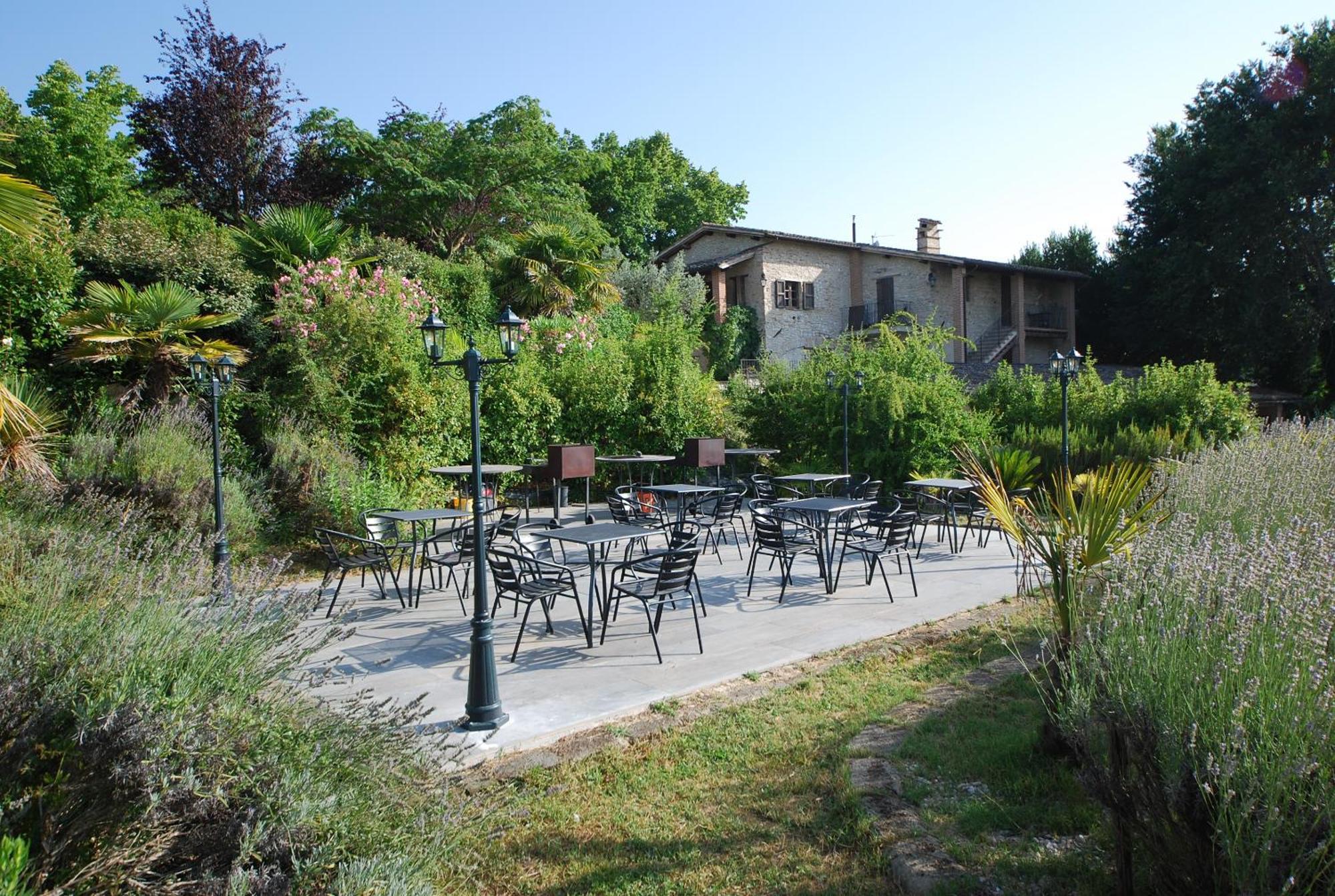 Spoleto By The Pool Guest House Ngoại thất bức ảnh