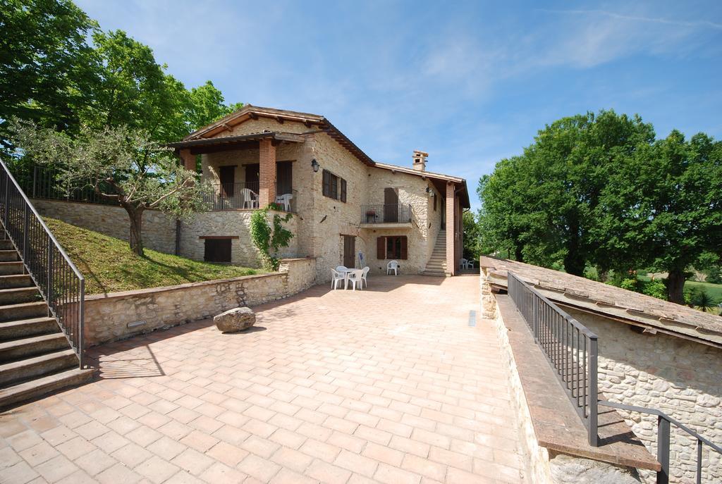 Spoleto By The Pool Guest House Ngoại thất bức ảnh