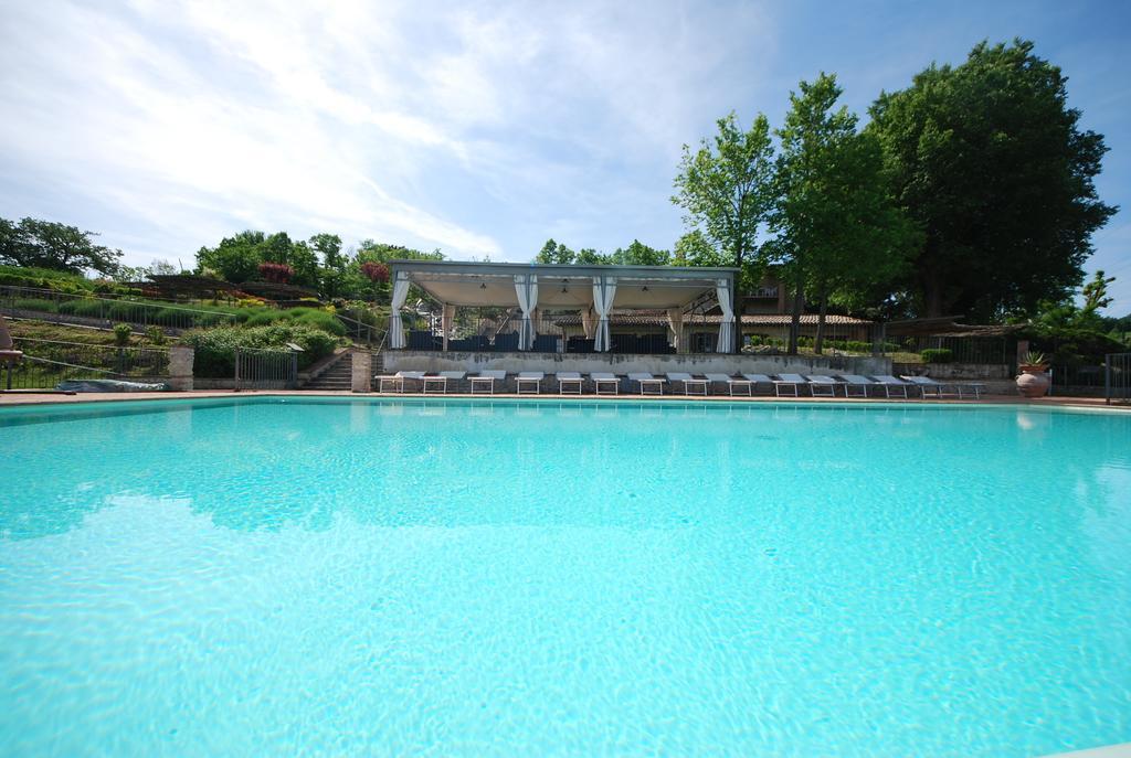 Spoleto By The Pool Guest House Ngoại thất bức ảnh