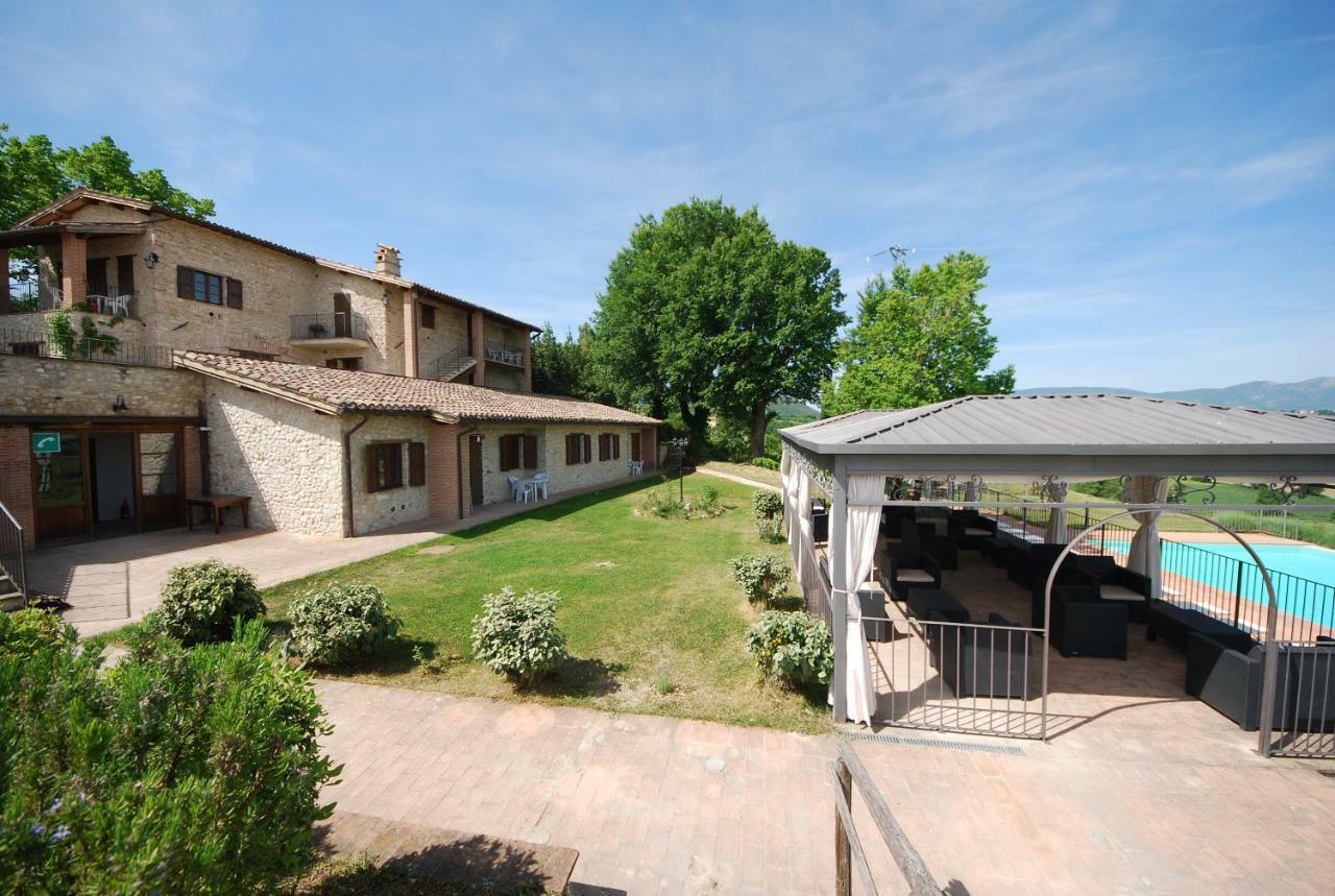 Spoleto By The Pool Guest House Ngoại thất bức ảnh